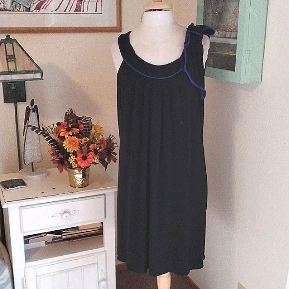 EnFocus Studio Black Shift Dress